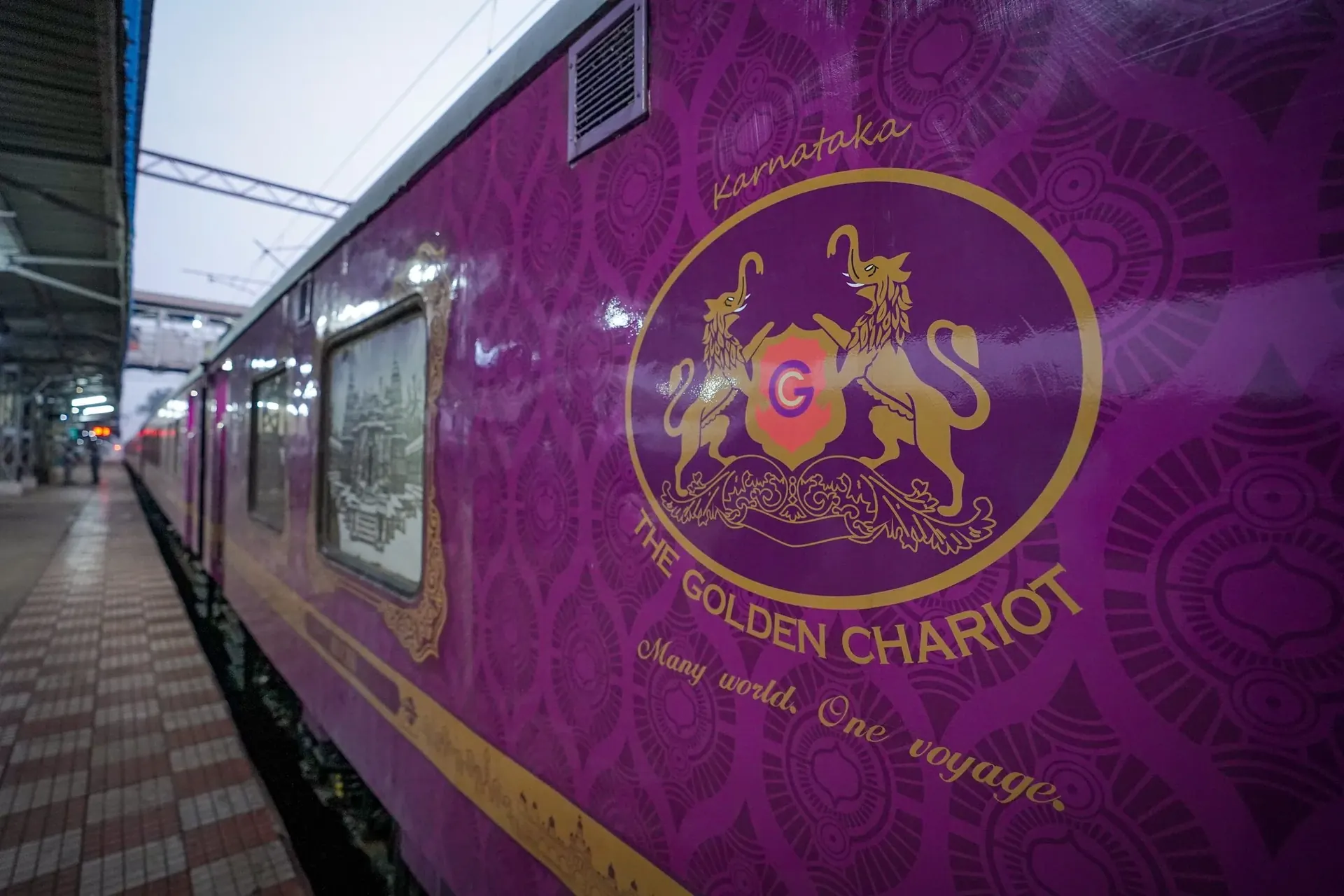 Golden Chariot luxury train exterior detail