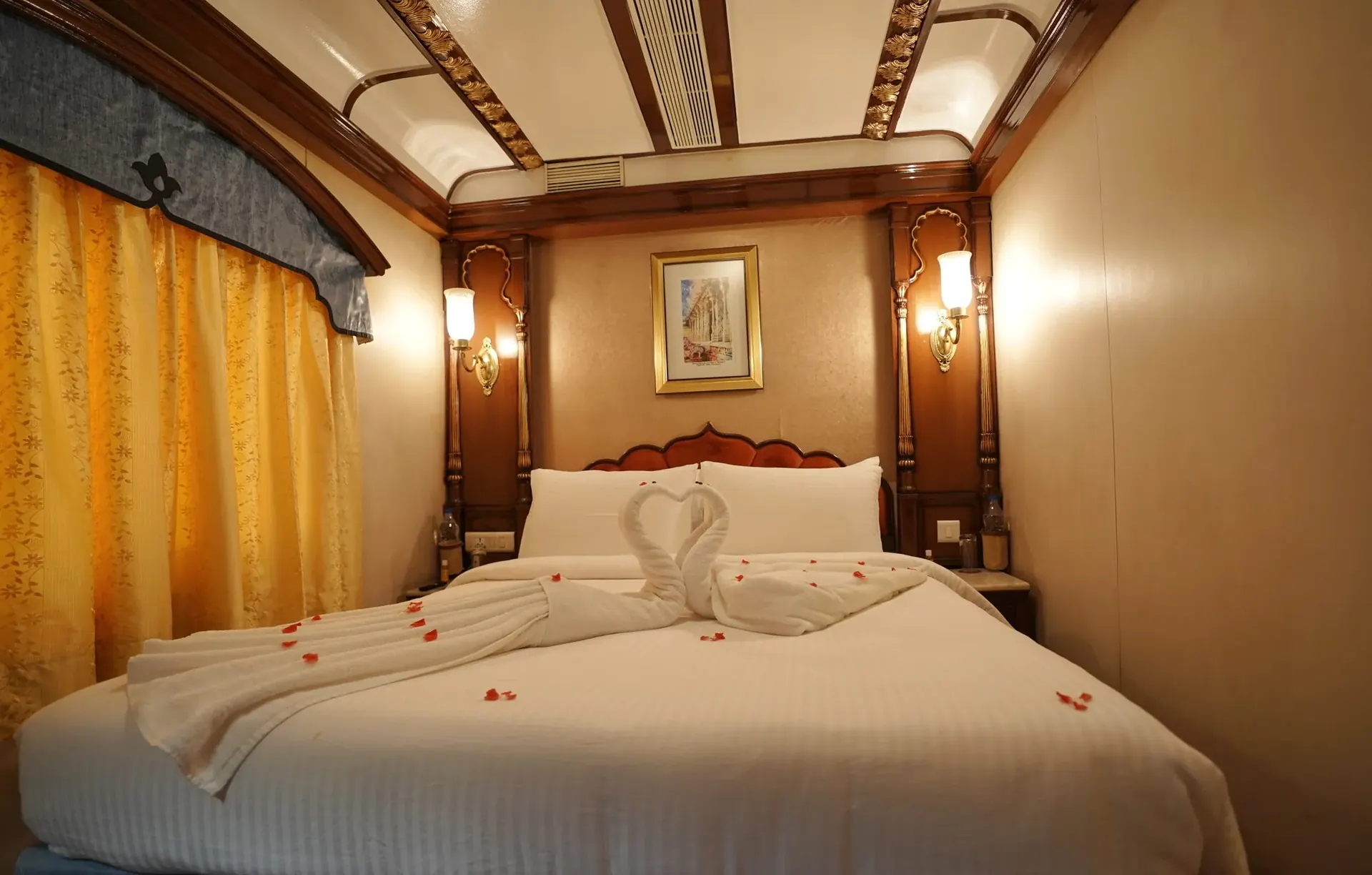 Golden Chariot double-bed cabin