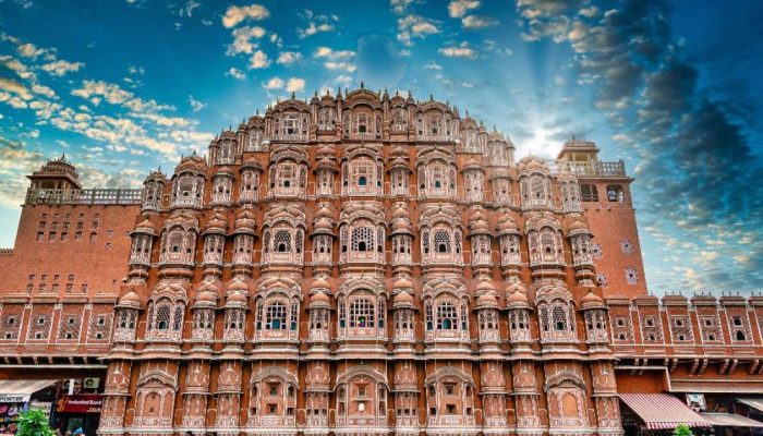 1248288-989093-hawa-mahal-windy