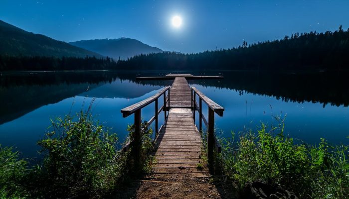 deck, lake, reflection-2297212.jpg